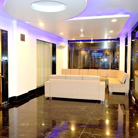 Hotel Taru Inn Ghaziabad Extérieur photo
