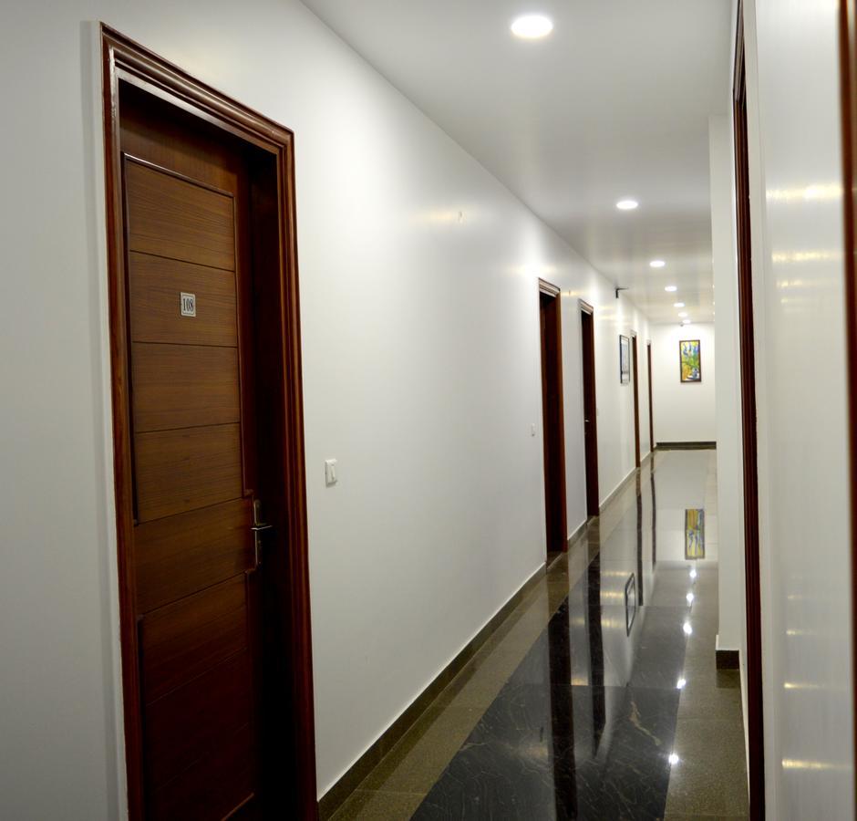 Hotel Taru Inn Ghaziabad Extérieur photo