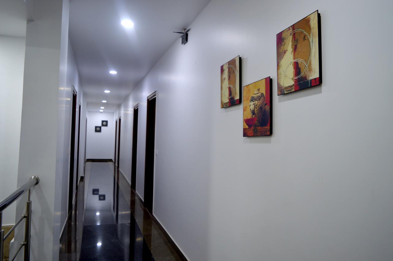 Hotel Taru Inn Ghaziabad Extérieur photo