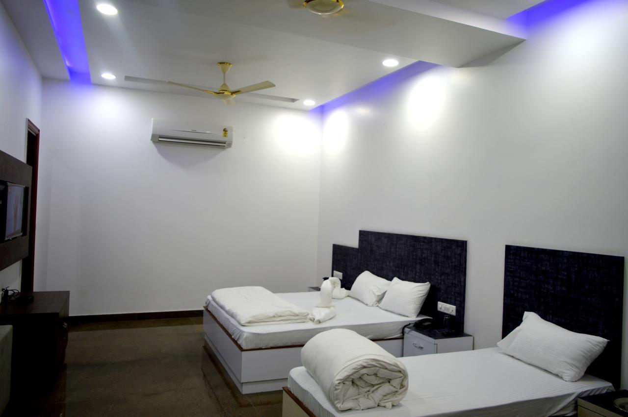 Hotel Taru Inn Ghaziabad Extérieur photo