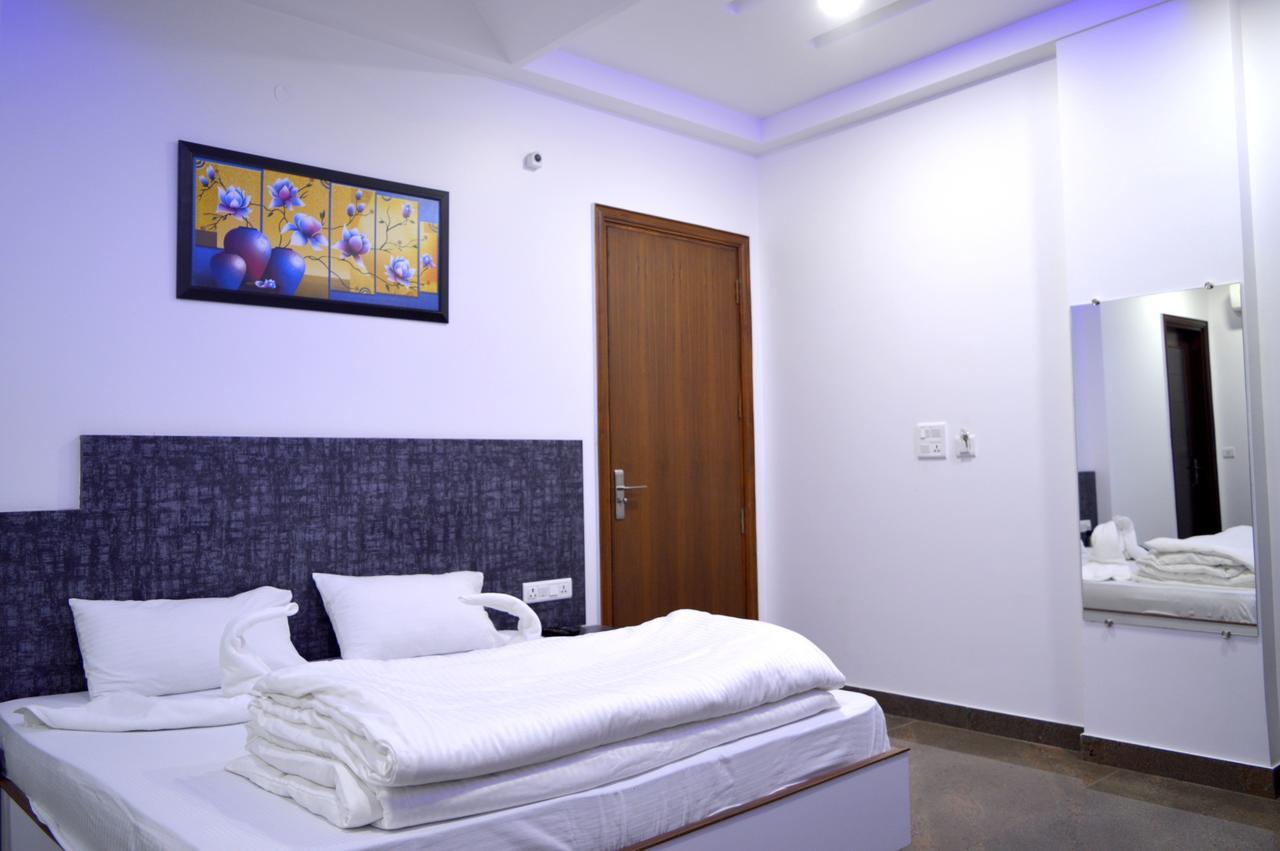 Hotel Taru Inn Ghaziabad Extérieur photo