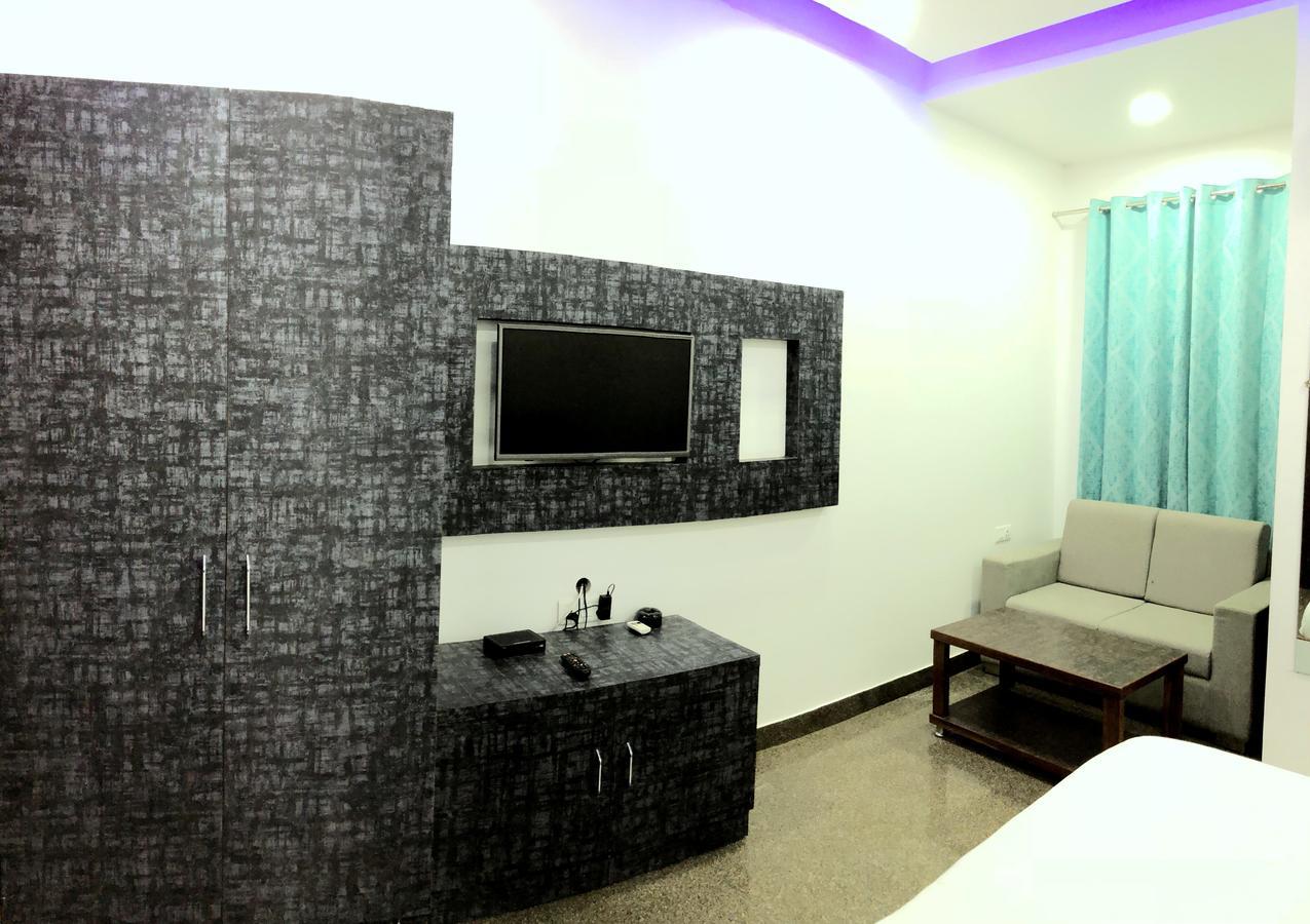 Hotel Taru Inn Ghaziabad Extérieur photo